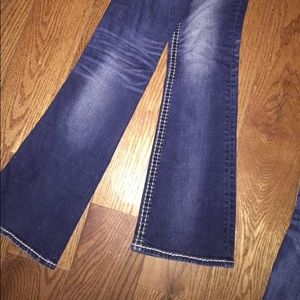 Rock revivals size 24